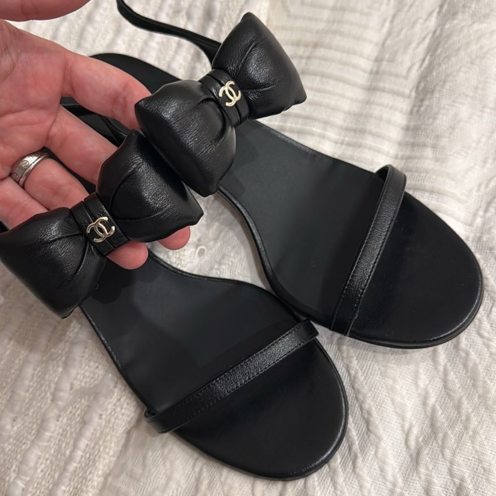 Chanel new bow sandals - Picture 6 of 17